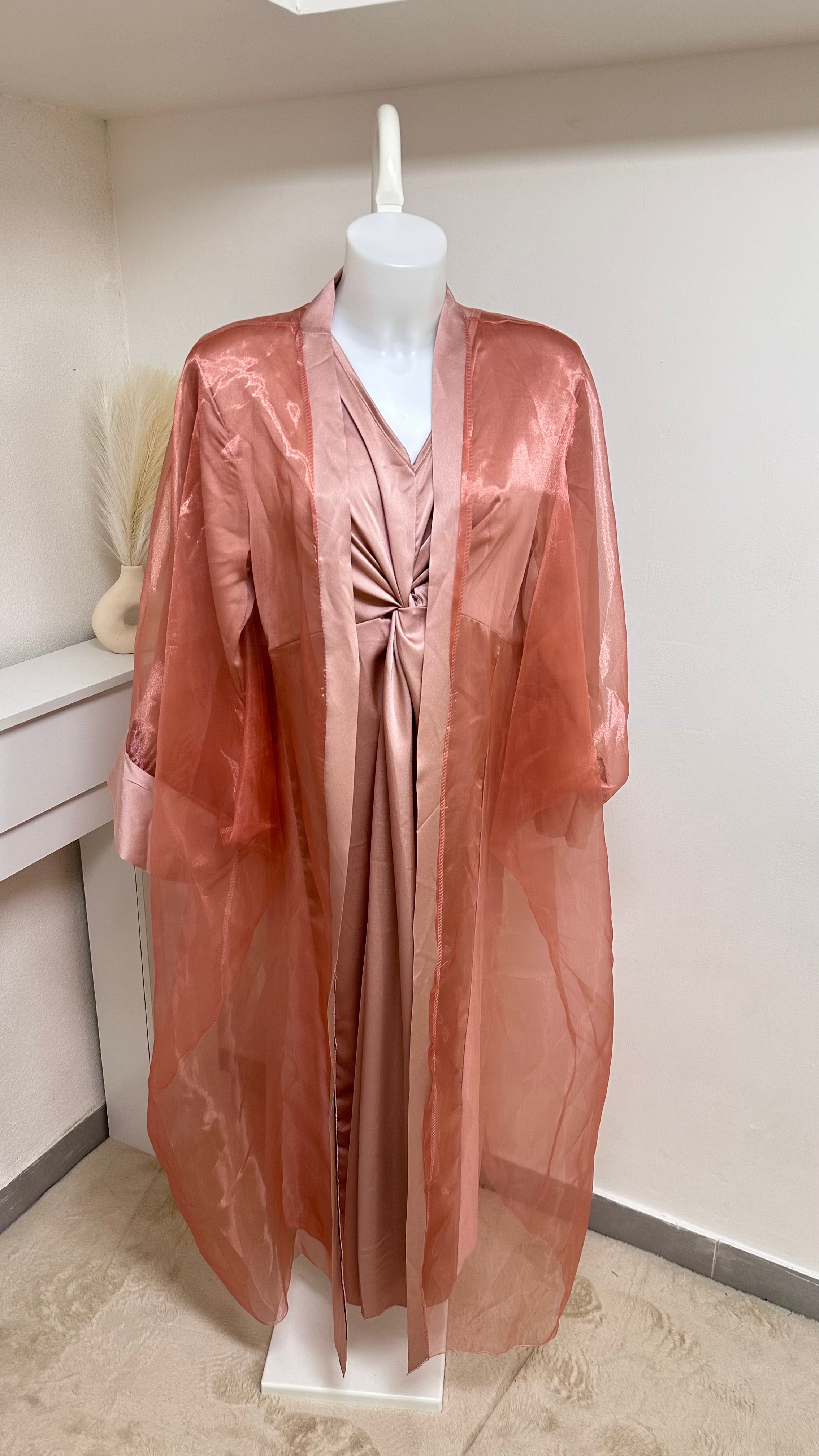 Abaya she